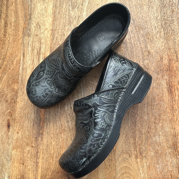 Floral embossed Dansko Clogs - Picture 2 of 9
